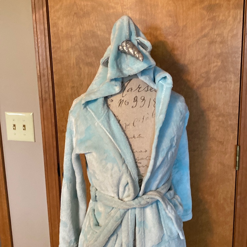 Girls Arizona unicorn robe size 10/12
